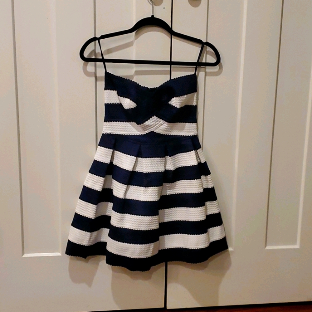 Womens M Strapless Dress